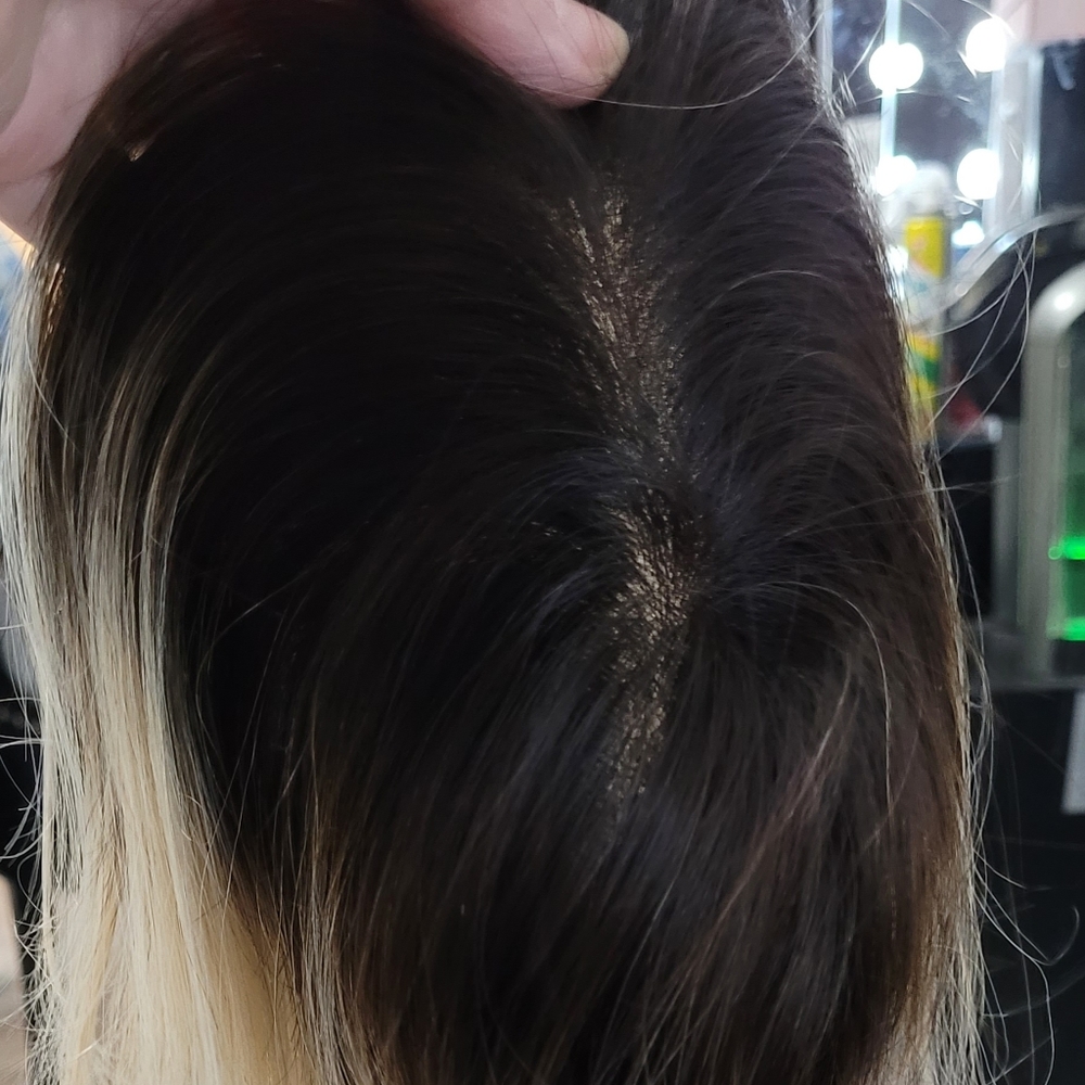 Sunny topper dark brown rooted ombre. Never worn roots are too dark for me.